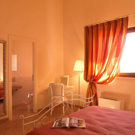 Contado San Lorenzo B&B And Wine Castilenti Bagian luar foto