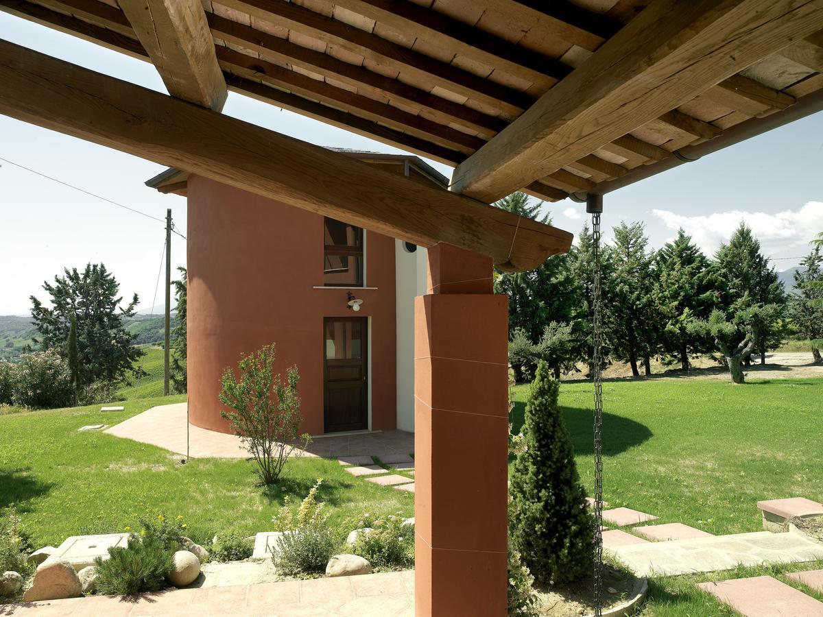 Contado San Lorenzo B&B And Wine Castilenti Bagian luar foto