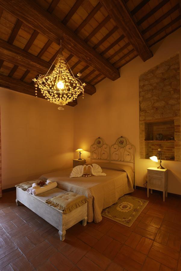 Contado San Lorenzo B&B And Wine Castilenti Bagian luar foto