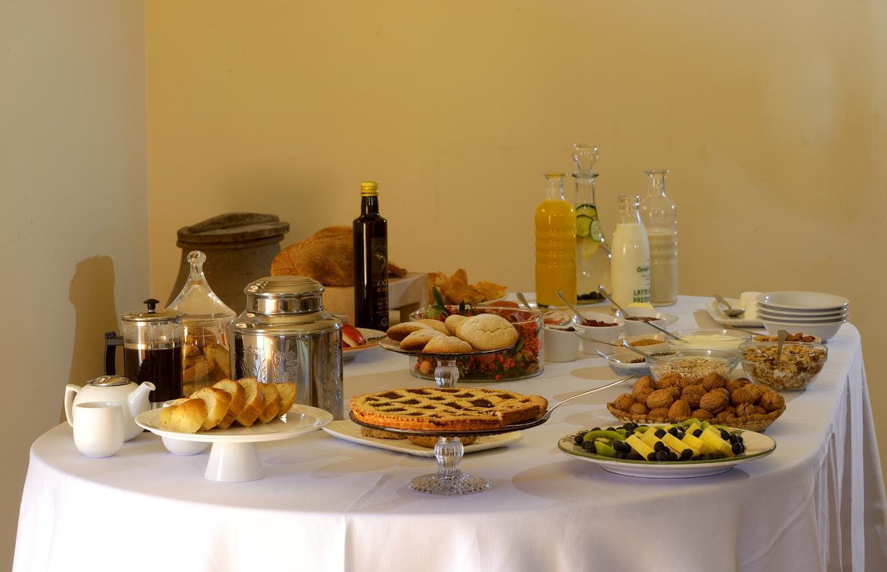 Contado San Lorenzo B&B And Wine Castilenti Bagian luar foto